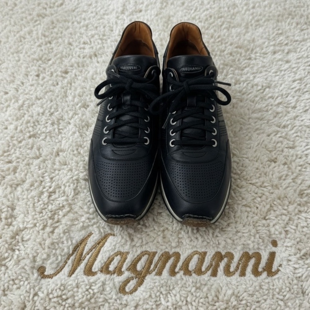 Magnanni 16804 Mens Black Perforated Leather Low Top Sneakers Size 9.5 M Spain